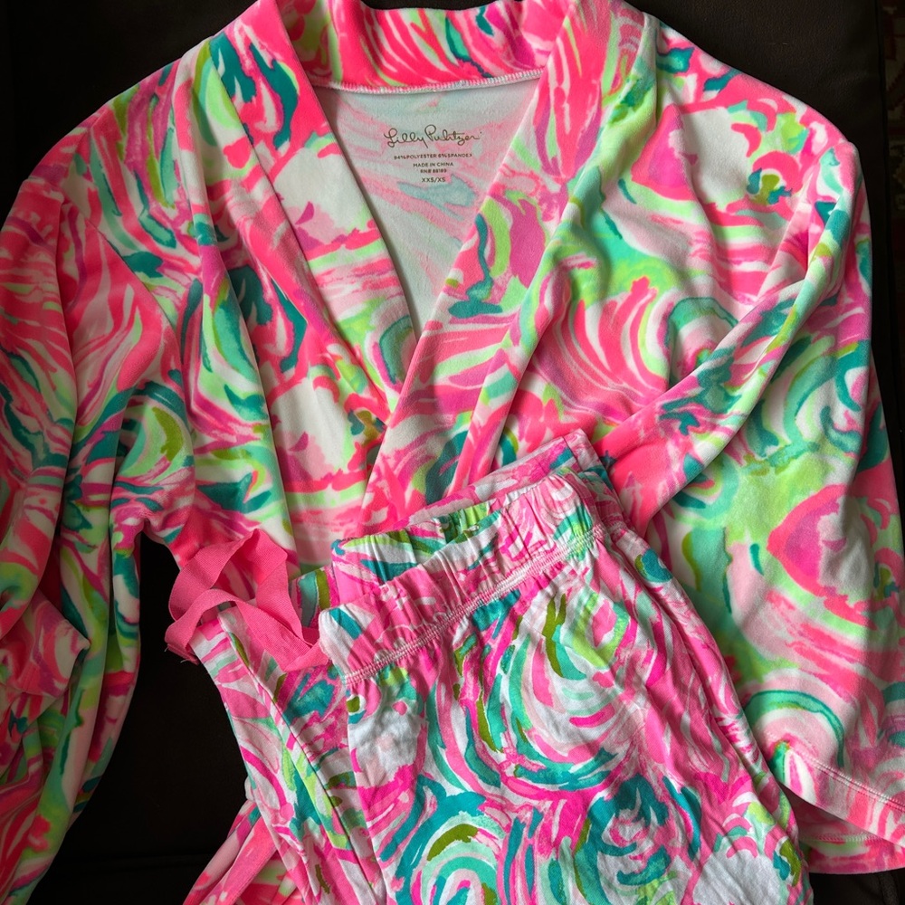 Lilly Pulitzer plush velour robe and matching pajama pants for Women size XS/XXS